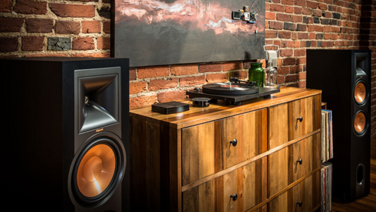 Klipsch — La Scala, Klipschorn, and the American Horn Alive in Bars