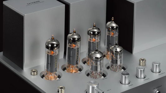 Luxman β Tubes, Transistors, and the Glow of Continuity