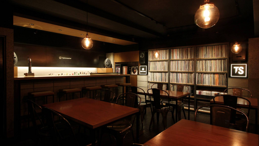 Spincoaster Music Bar — Tokyo’s Shinjuku Retreat