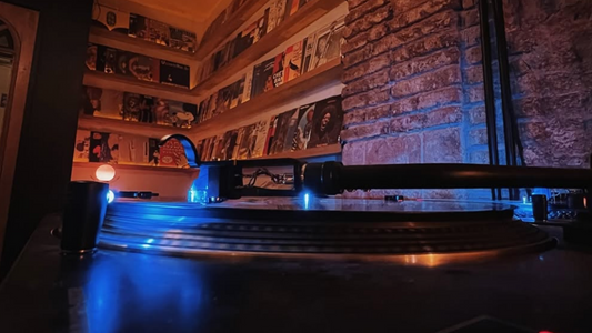 Lonely Bar Hi-Fi: Where Barcelona Drinks with Its Ears