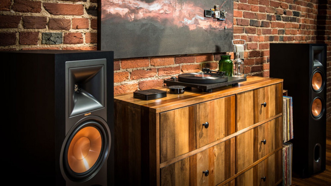 Klipsch — La Scala, Klipschorn, and the American Horn Alive in Bars