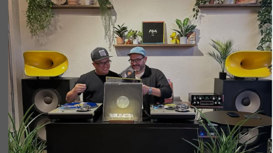 Perla’s Pizza — Orlando’s Vinyl-Fired Pie House