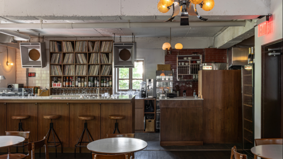 KOMFY — 首尔的黑胶与氛围酒吧