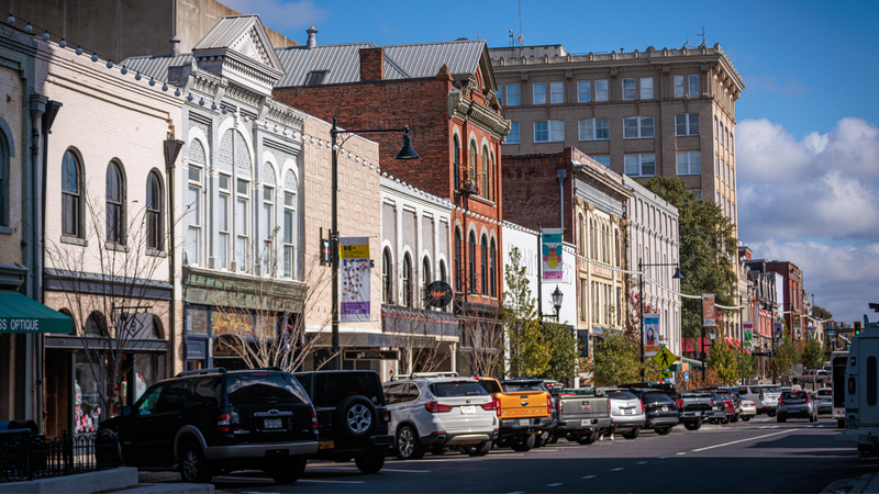 Athens Listening Bars — College Spirit, Indie Heritage, Southern Creativity — Tracks & Tales Guide
