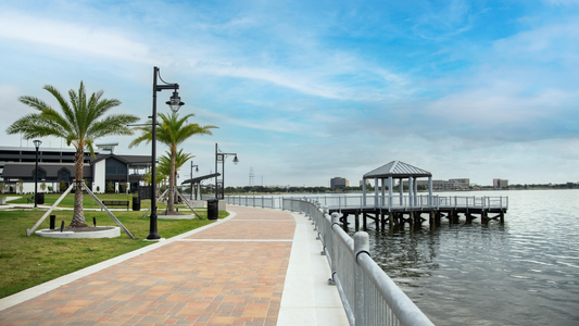 Lake Charles Listening Bars — Gulf Rhythms, Southern Soul, Open Horizons — Tracks & Tales Guide