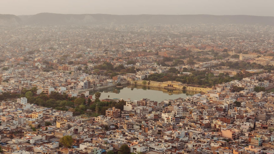Bares de música de Jaipur — Pedra Rosa, Música da Corte e a Longa Noite do Rajastão — Guia «Tracks & Tales»