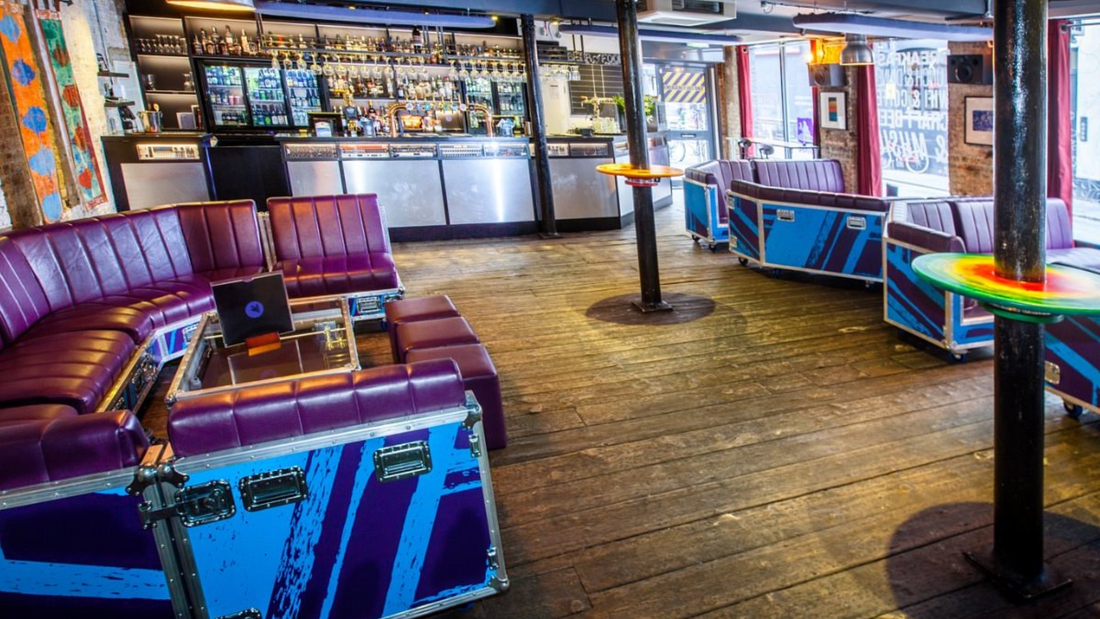 ストロングルーム・バー＆キッチン — ショアディッチ / スタジオ・アジャセンシー