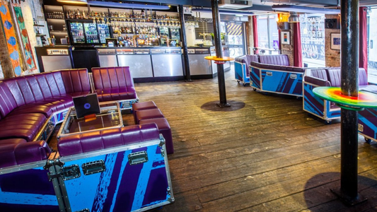 ストロングルーム・バー＆キッチン — ショアディッチ / スタジオ・アジャセンシー