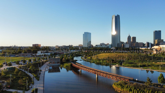 Oklahoma City Listening Bars — Prairie Rhythms, Wide Skies, Quiet Signals — Tracks & Tales Guide
