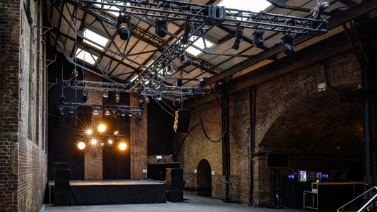 ヴィレッジ・アンダーグラウンド — ショアディッチ／アーチウェイ・レゾナンス