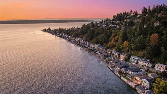 Burien Listening Bars — Coastal Calm, Pacific Light, Neighbourhood Rhythm — Tracks & Tales Guide