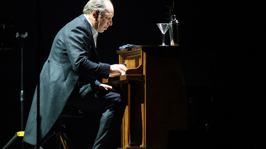 遥か彼方の世界へと漂いゆく