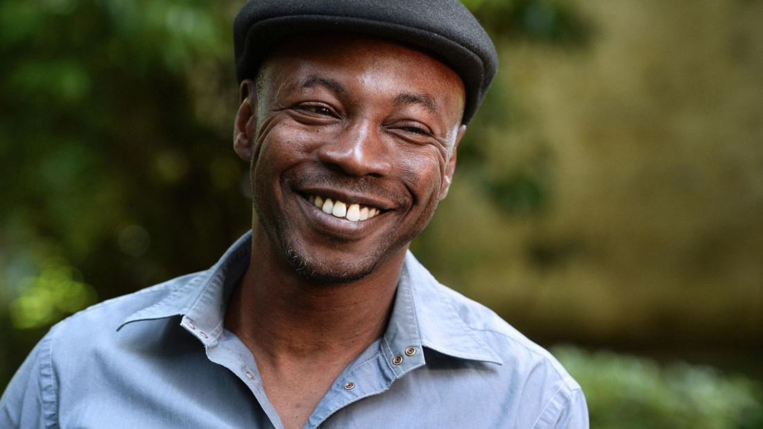 「耳は政治的である――なぜ『聞く』という行為は、常に静かな力の行使であったのか」