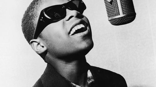 《只要阳光依旧》——史蒂维·旺德的永恒律动