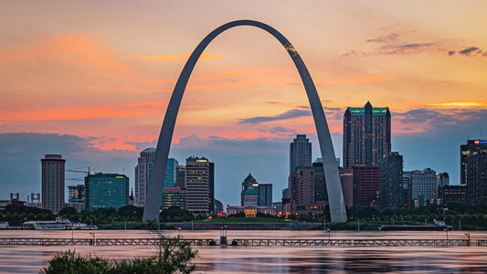 St. Louis Listening Bars — Blues, Ragtime and the River That Carried American Music — Tracks & Tales Guide