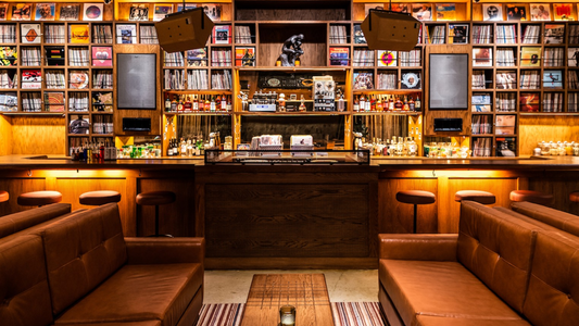 The Glow of the Valve: Why Tube Amplifiers Still Matter in the Listening Bar